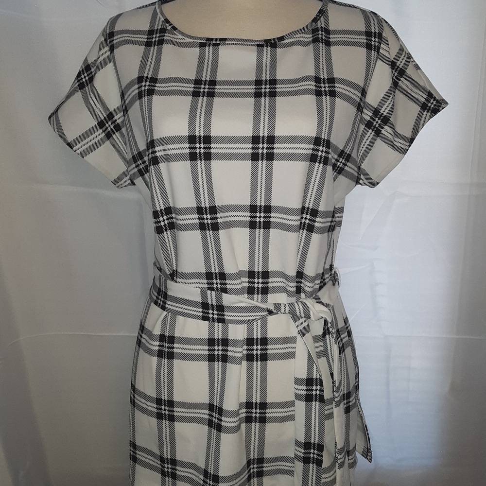 ATF White & Black Plaid Tie Waist Tunic Top.